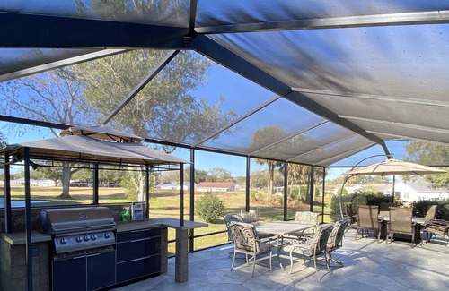 The Villages Casa | Beautiful 3/2 Dog-Friendly Golf Course Home w/ Pool & Close to EVERYTHING!