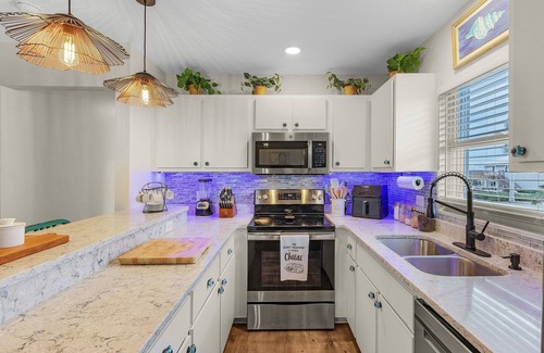 Pine Island Center Casa | Beautiful 3/3 Island Retreat with Heated Pool, Dock & Private Boat Ramp.