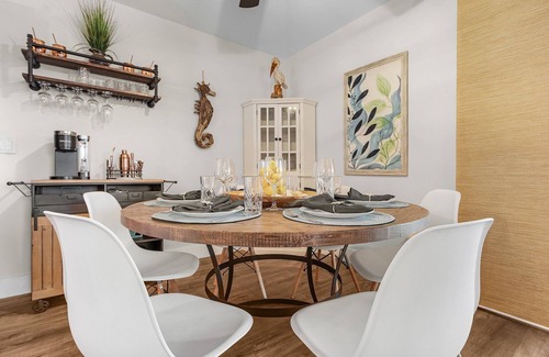 Pine Island Center Casa | Beautiful 3/3 Island Retreat with Heated Pool, Dock & Private Boat Ramp.