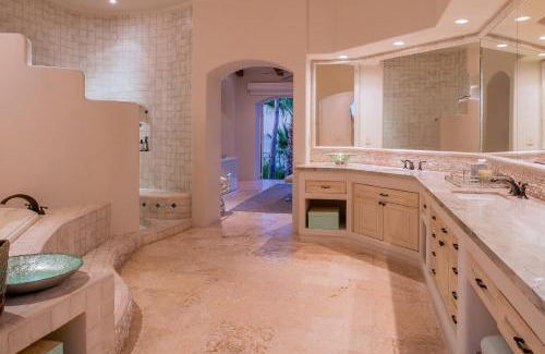 Palmilla Villa | Beautiful 3 Bd Villa with Staff and Steps from the Beach in Del Mar Palmilla