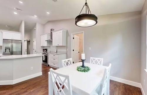 Brooksville Casa | Beautiful 3-bdrm in WEEKI WACHEE! Close to beaches, hospitals, golf & SPLASH PAD