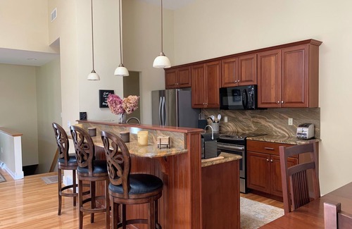 Saratoga Springs Casa | Beautiful 3 bedroom townhouse on a Golf Course, minutes to downtown Saratoga.