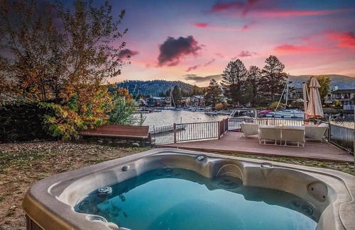 Tahoe Keys Casa | Beautiful 3-Bedroom House in South Lake Tahoe with AC & Lake Access