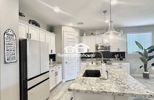 Tolleson Casa | Beautiful 3 bed 3 bath house in awesome community w/ Mountain Views & much more