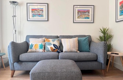 Chysauster Casa | Beautiful 3 Bed Townhouse with Parking, close to Sea Front