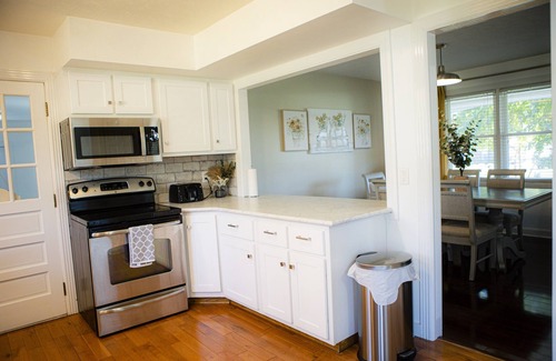 Campbellsville Casa | Beautiful 3 Bedroom 2 Bathroom House!