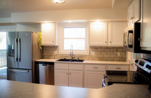 Campbellsville Casa | Beautiful 3 Bedroom 2 Bathroom House!