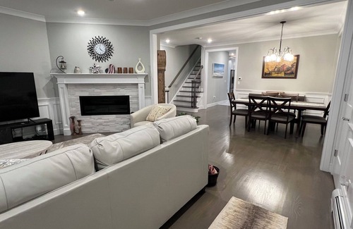 Palisades Park Casa | Beautiful 3-Bedroom Home only 20 minutes away from New York