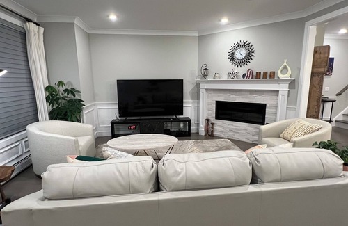 Palisades Park Casa | Beautiful 3-Bedroom Home only 20 minutes away from New York
