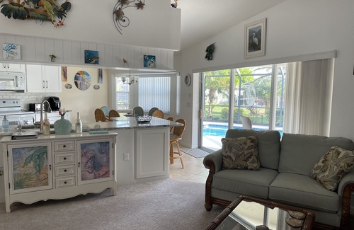 Port Charlotte Casa | Hermosa casa de 3 dormitorios con lanai y piscina climatizada!, en el suroeste de Florida