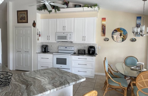 Port Charlotte Casa | Hermosa casa de 3 dormitorios con lanai y piscina climatizada!, en el suroeste de Florida