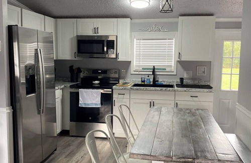 Crystal River Casa | Beautiful 3-bedroom house with spacious parking - Central to everything