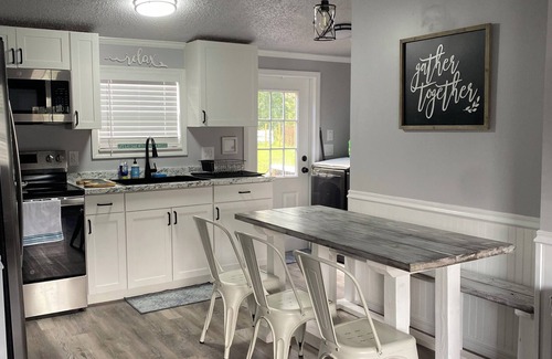 Crystal River Casa | Beautiful 3-bedroom house with spacious parking - Central to everything