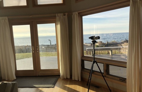 Point Roberts Cabaña | Beautiful 3-Bedroom Seaside Cottage - Located on scenic Freeman Beach