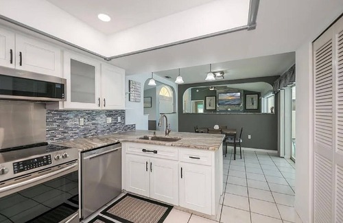 Broadmoor Casa | Beautiful 3-bedroom Pool home on Canal in wonderful Rotonda West, Close to Beach