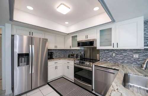Broadmoor Casa | Beautiful 3-bedroom Pool home on Canal in wonderful Rotonda West, Close to Beach