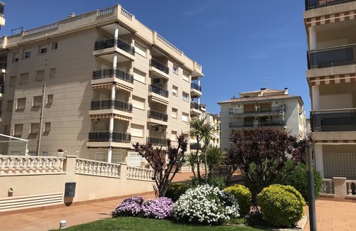 Calafell Apartamento | Hermosa casa de 3 dormitorios con piscina y vistas 50m de la playa en el mar