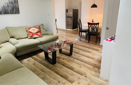 Angus Casa | Beautiful 3 Bedroom Basement Apartment
