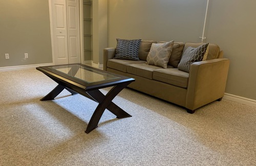 Kingston Casa | Beautiful 3-Bedroom Bungalow in Downtown Kingston- 5 Minutes from Lake Ontario