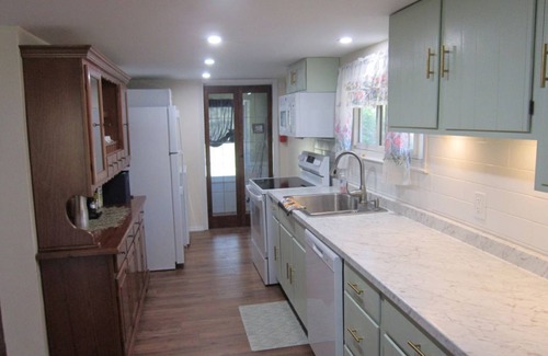 Esperance Chalet De Esquí | Beautiful 3-bedroom chalet with a private 5 acre pond in Esperance