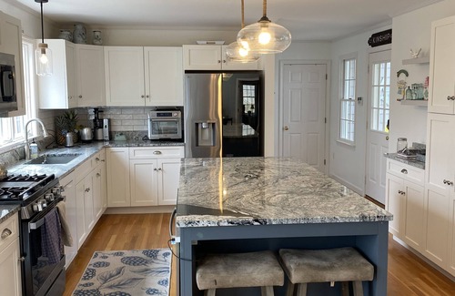 South Chatham Casa | Beautiful 3 bedroom Cape with spacious deck and hot tub