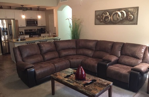 Parkwood Ranch Condominio | Hermoso condominio de 3 dormitorios a pocos pasos de la piscina y la bañera de hidromasaje.