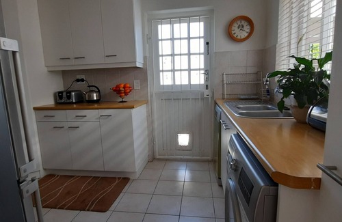 Pinelands Casa | Beautiful 3 bedroom family home!