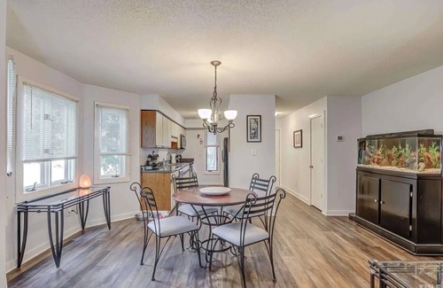 Northeast Raleigh Casa | Beautiful 3-bedroom Furnished Town house close to restaurants and Airport