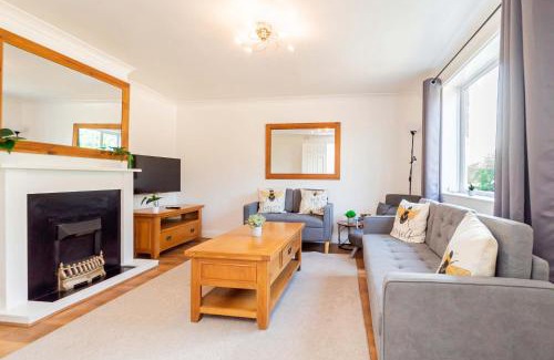 Eight Ash Green Casa | Beautiful 3 Bedroom Home with Parking & Garden