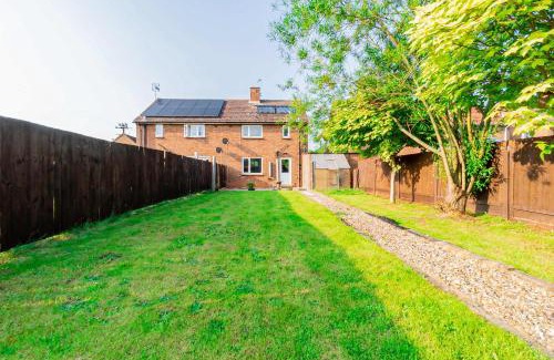 Eight Ash Green Casa | Beautiful 3 Bedroom Home with Parking & Garden