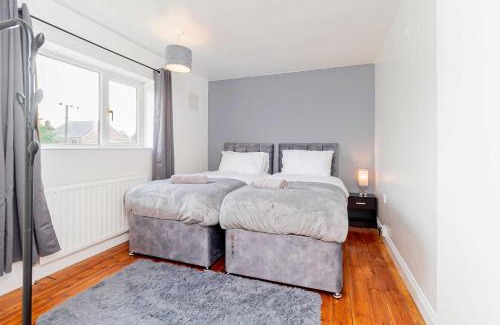 Eight Ash Green Casa | Beautiful 3 Bedroom Home with Parking & Garden