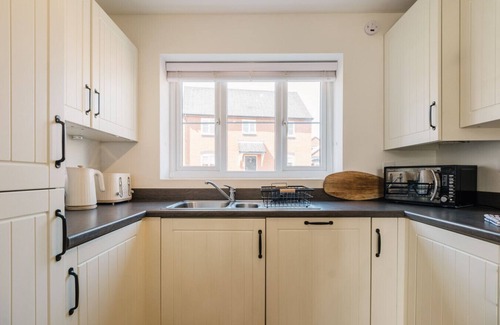 Worcester Casa | Beautiful 3 Bedroom Home Near Worcester