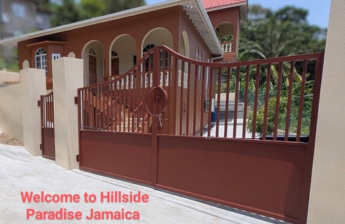Hope Bay Casa | Soothing 3-bedroom house with AC in Hope Bay