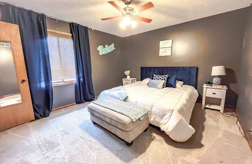 Omaha Casa | Beautiful 3 Bedroom Home with Hot Tub and Game Room