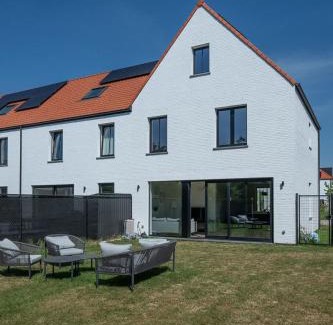 Astene Apartamento | Beautiful 3-Bedroom Home with Garden & Parking