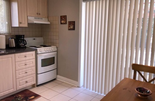 Newtonbrook Casa | Beautiful 3 Bedroom House in Toronto + Free Parking