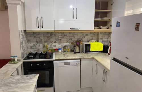 Kusadasi City Centre Casa | Beautiful 3-bedroom House With Sea View and Garden