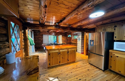 Thornton Cabina | Beautiful 3 Bedroom Log Cabin - White Mountains