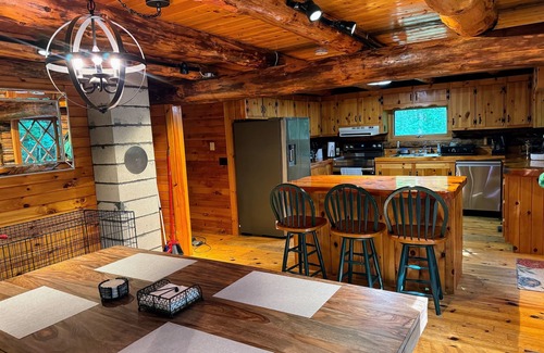 Thornton Cabina | Beautiful 3 Bedroom Log Cabin - White Mountains