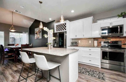Barker Casa | Beautiful 3-bedroom Patio Home in Houston w/ WiFi, AC near Champions Golf course
