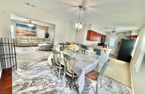 Ocean Gate Apartamento | Beautiful 3 Bedroom, 1 Bath, 2nd Floor, 2 blocks from Ocean Gate Beach