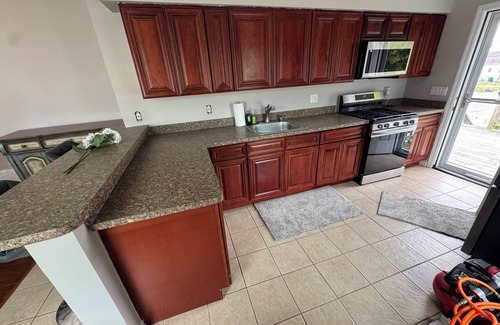 Ocean Gate Apartamento | Beautiful 3 Bedroom, 1 Bath, 2nd Floor, 2 blocks from Ocean Gate Beach