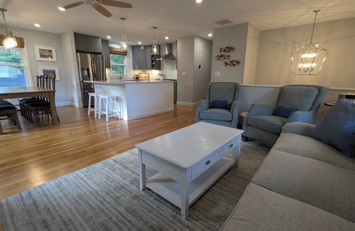 Osterville Casa | Beautiful 3 bedroom, 3.5 bath house, walk to Osterville Village