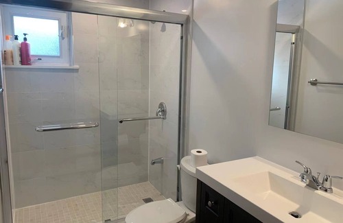 Victoria Village Casa | Beautiful 3 bedrooms facing library and school