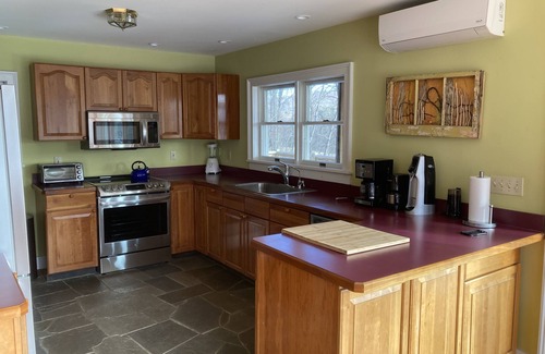 Brainard Casa | Beautiful 3 BR Berkshire Home - Vistas a las montañas y privacidad en 10 acres