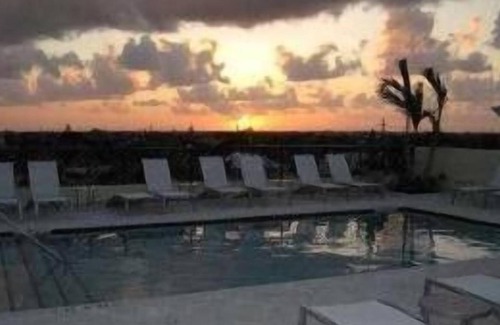 Pineapple Grove Arts District Condominio | Beautiful 3 Br. Condo (230336) by Houzlet