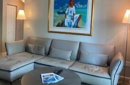 Pineapple Grove Arts District Condominio | Beautiful 3 Br. Condo (230336) by Houzlet