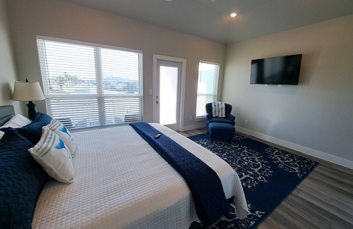 Corpus Christi Casa | Beautiful 3-BR townhome with WiFi, AC, W/D, plunge pool on North Padre Island