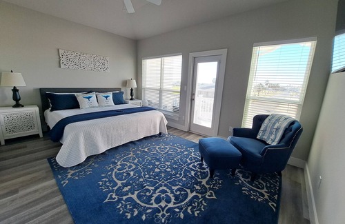 Corpus Christi Casa | Beautiful 3-BR townhome with WiFi, AC, W/D, plunge pool on North Padre Island