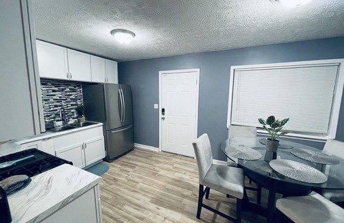 Cleveland Casa | Beautiful 3 BR Townhouse Near Downtown - Pet Friendly - Fenced Yard!